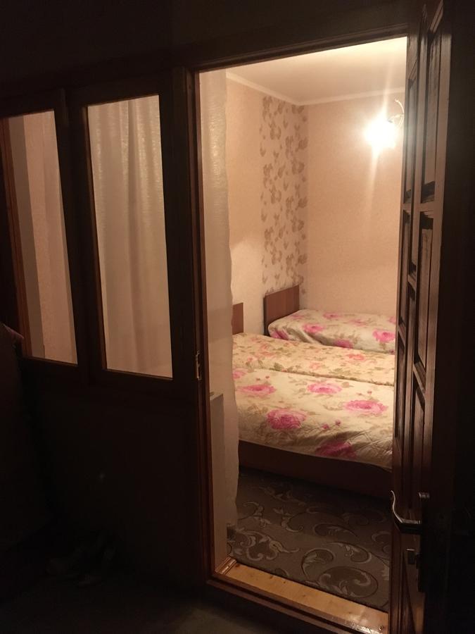 Homestay On Akademika Sakharova Sukhumi Eksteriør billede