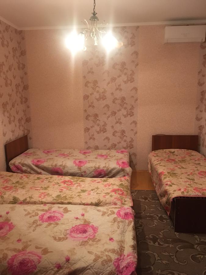 Homestay On Akademika Sakharova Sukhumi Eksteriør billede